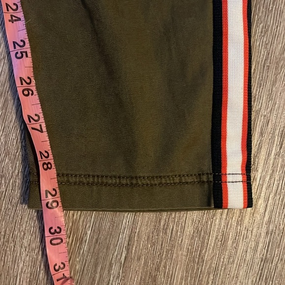 ATHLETA Summit Cargo Pant Olive Green Stripe Relaxed Fit Pants Size 8 - Picture 5 of 7